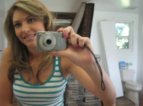 Ex-girlfriend Victoria Lawson takes topless selfies in bathroom mirror